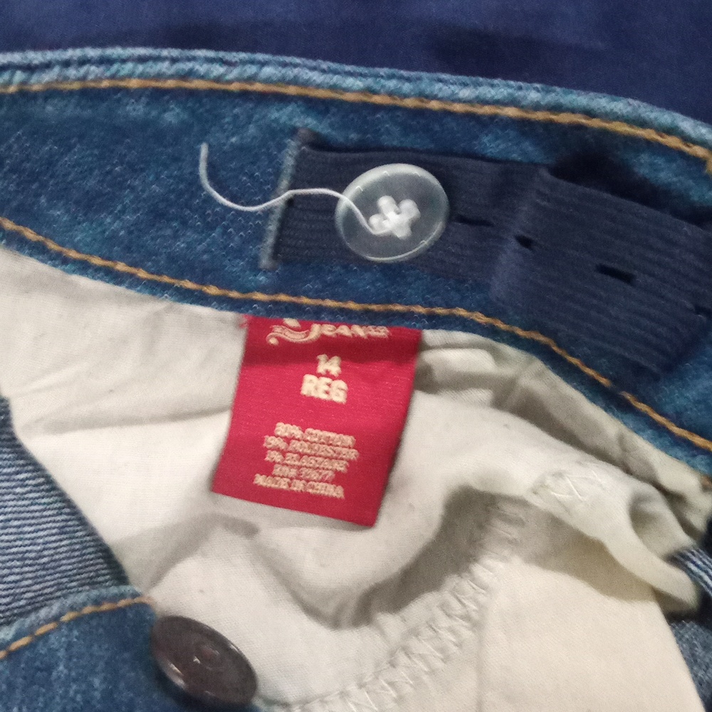 Jeans - Picture 3 of 4